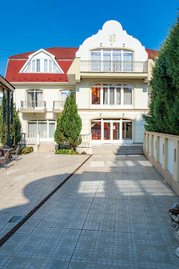 Aqua Blue Hotel Hajdúszoboszló Exterior foto